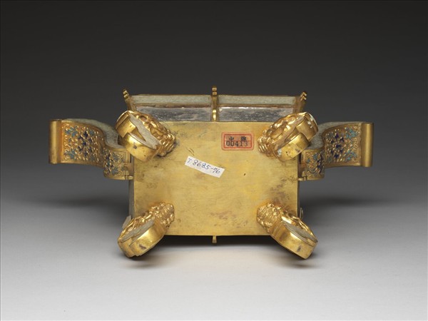 銅鍍金嵌透雕玉及填料爐（五供）