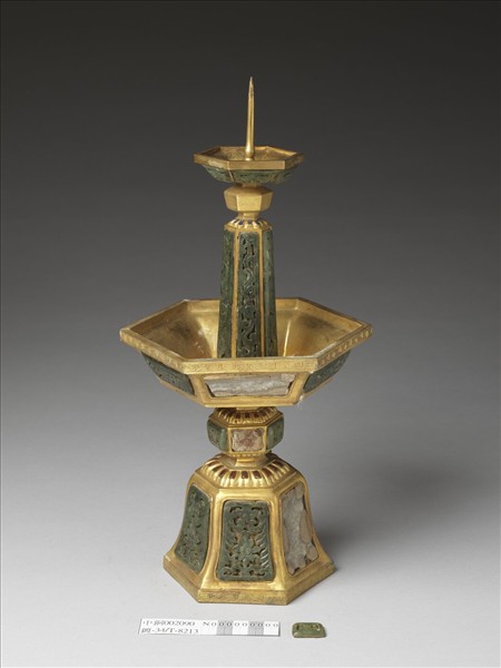 銅鍍金嵌玉及填料燭台（五供）