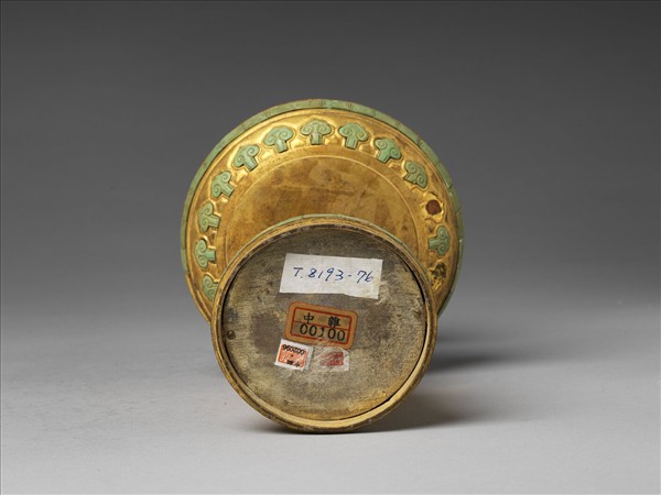 銅鍍金嵌綠松石燭台（五供）