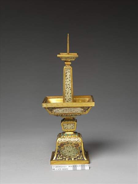 銅鍍金嵌透雕玉及填料燭台（五供）