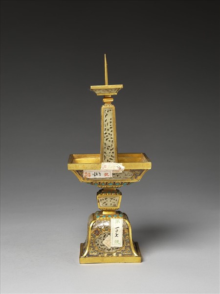 銅鍍金嵌透雕玉及填料燭台（五供）