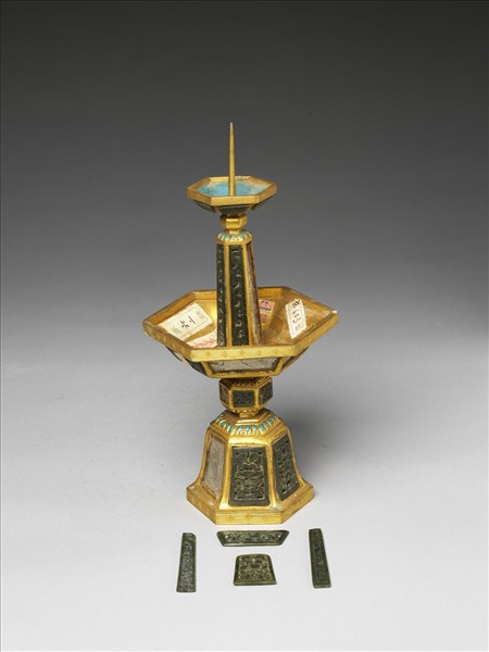 銅鍍金嵌玉及填料燭台(五供)