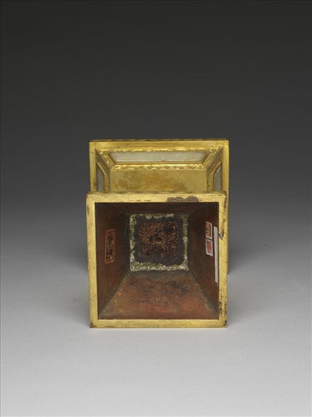 銅鍍金嵌玉燭台（五供）