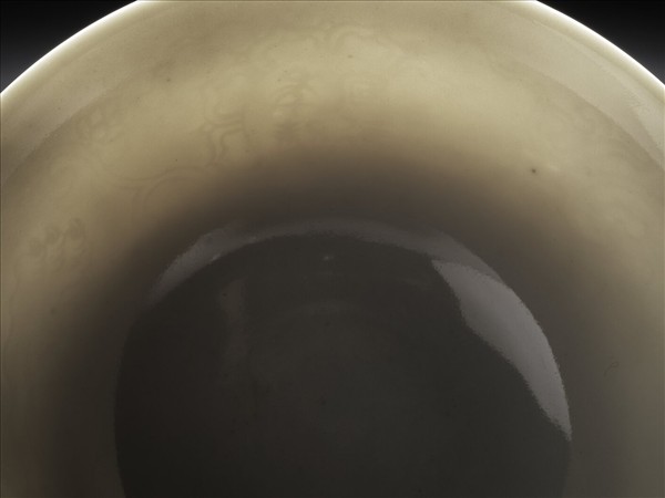 甜白暗花雙龍紋高足碗