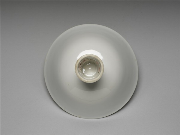 甜白半脫胎雙龍紋高足碗