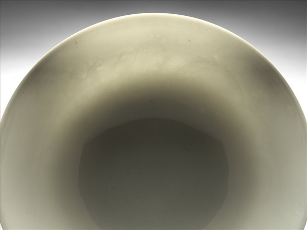 青白瓷螺紋高足碗