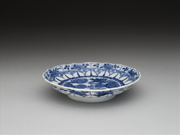 青花龍紋花口碟