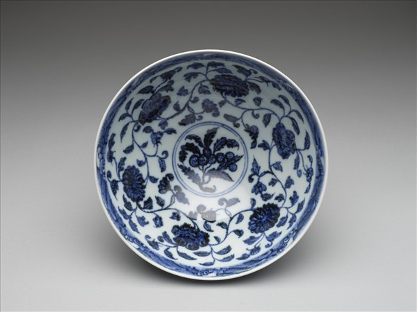 青花花卉紋蓮子碗