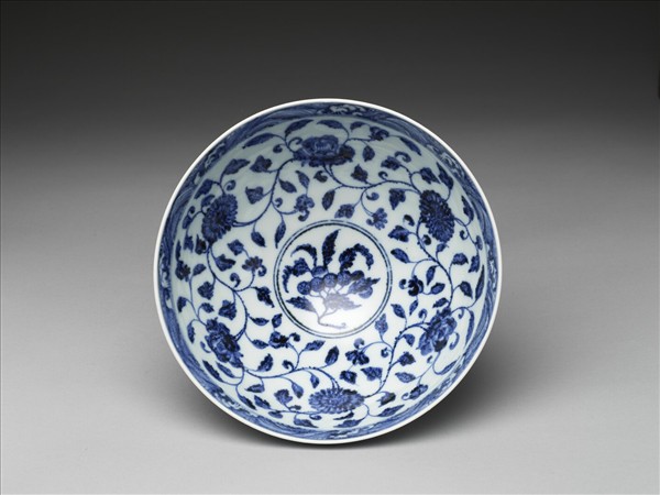 青花花卉紋蓮子碗