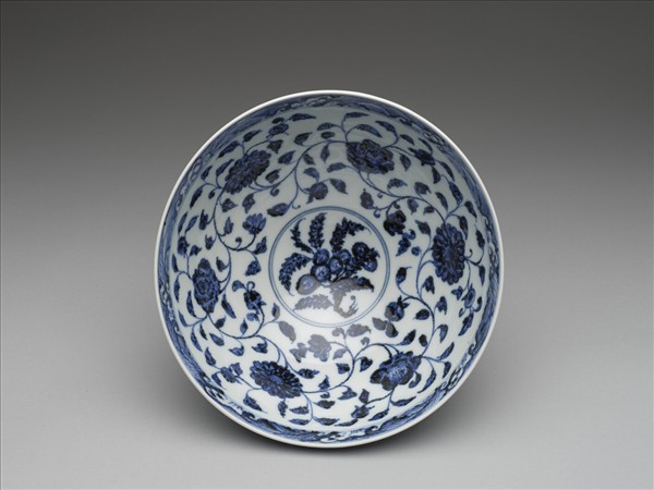 青花花卉紋蓮子碗