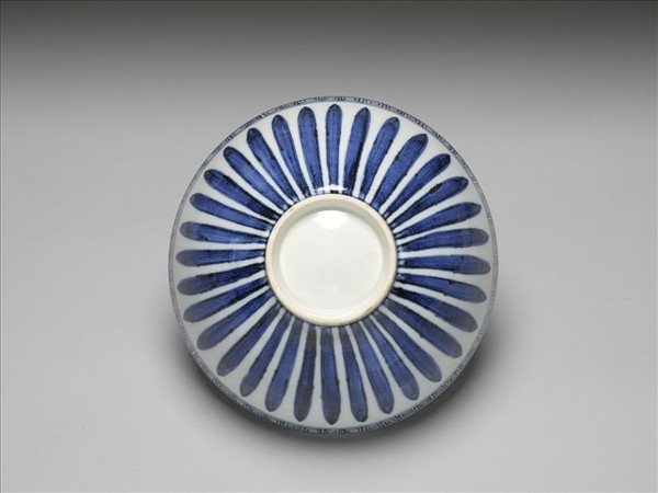 青花花卉紋蓮子碗