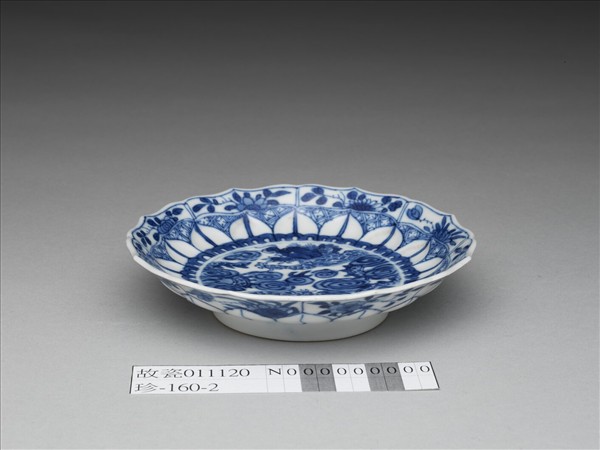 青花龍紋花口碟