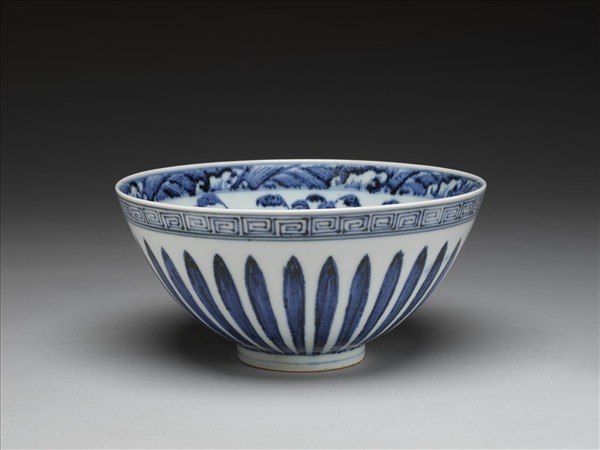 青花花卉紋蓮子碗