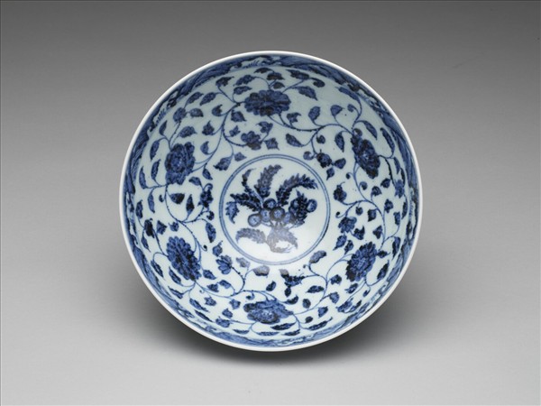 青花花卉紋蓮子碗