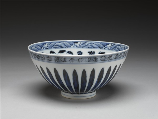 青花花卉紋蓮子碗