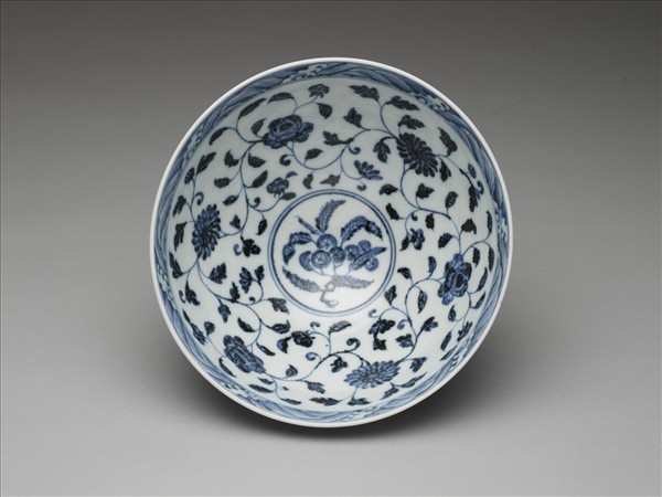 青花花卉紋蓮子碗