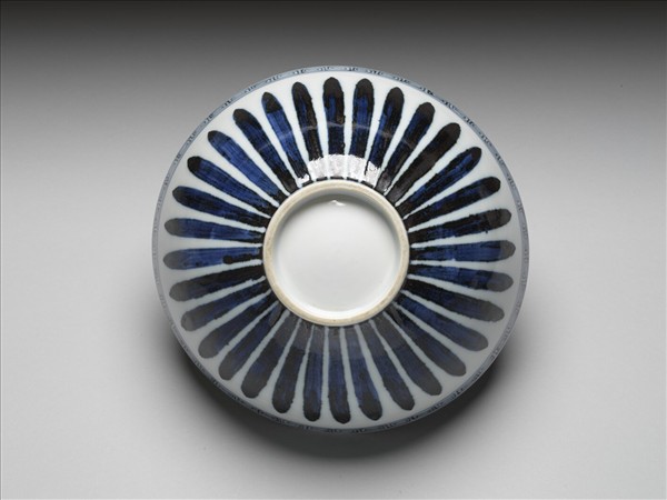 青花花卉紋蓮子碗