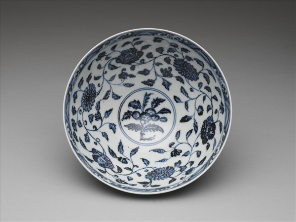 青花花卉紋蓮子碗