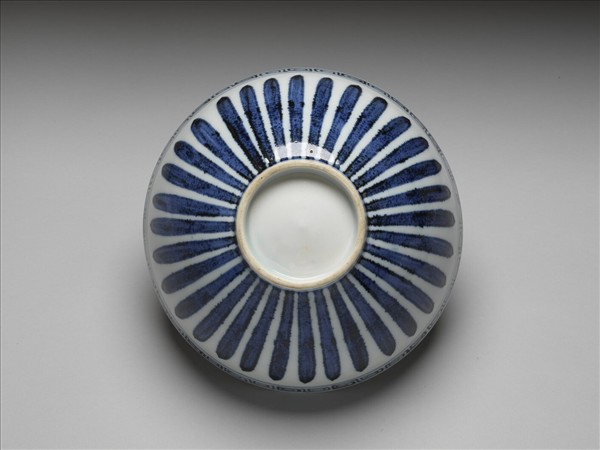 青花花卉紋蓮子碗