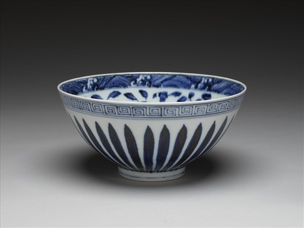 青花花卉紋蓮子碗