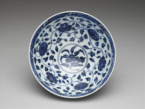 青花花卉紋蓮子碗