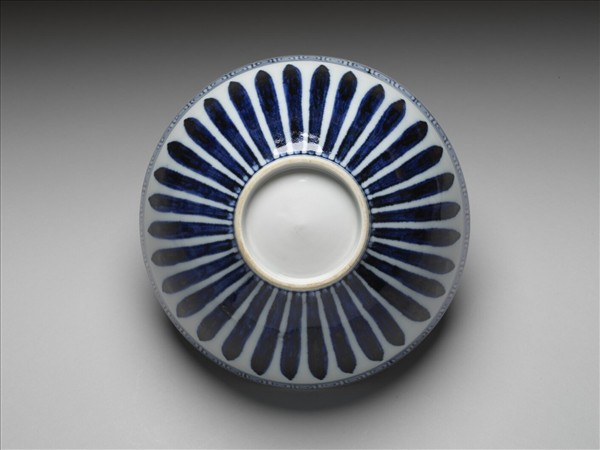 青花花卉紋蓮子碗