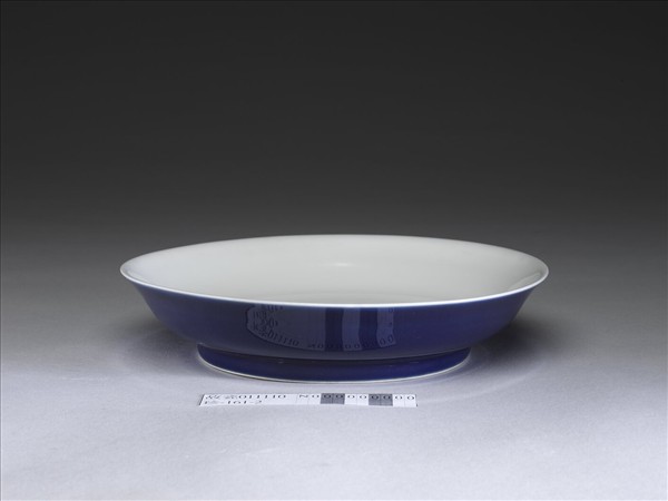 霽青釉白裡盤