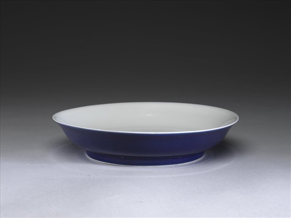 霽青釉白裡盤