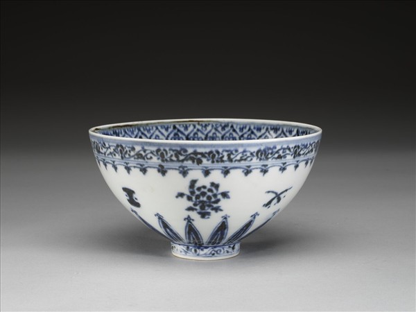 青花花卉紋蓮子碗
