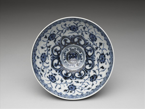 青花花卉紋蓮子碗