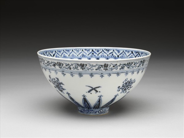 青花花卉紋蓮子碗