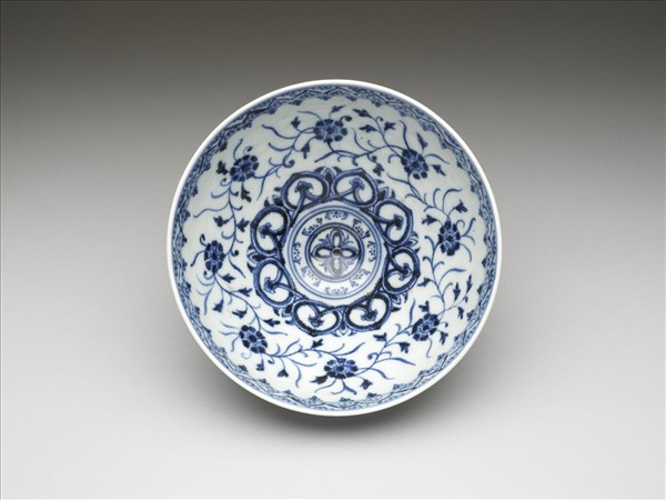青花花卉紋蓮子碗