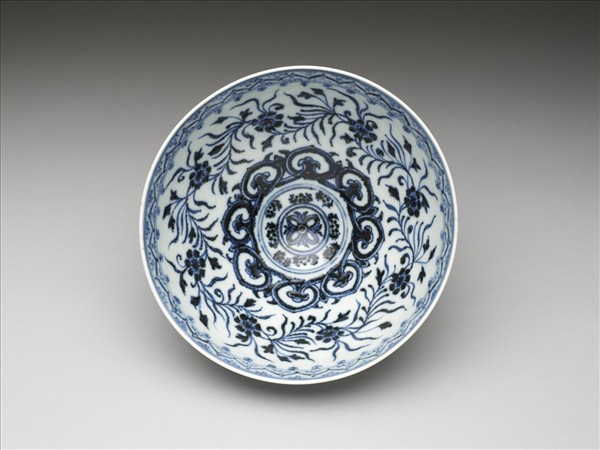 青花花卉紋蓮子碗