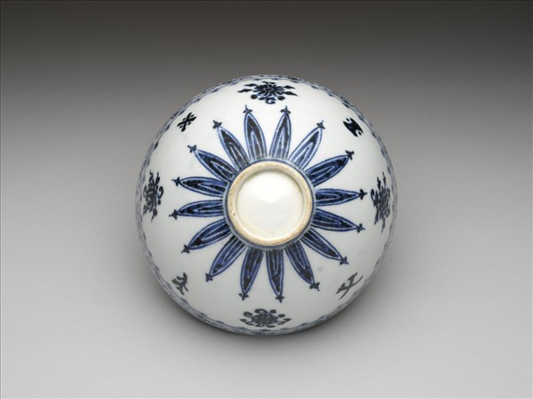 青花花卉紋蓮子碗