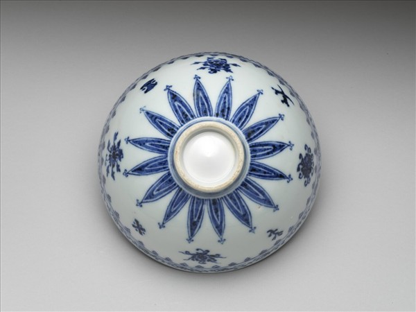 青花花卉紋蓮子碗