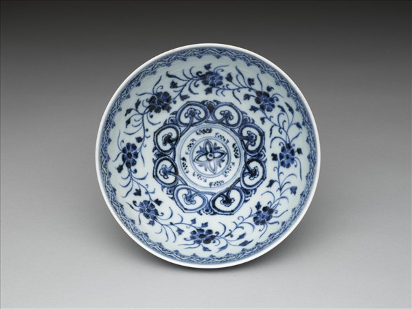 青花花卉紋蓮子碗