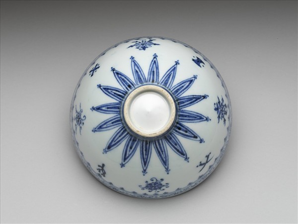 青花花卉紋蓮子碗