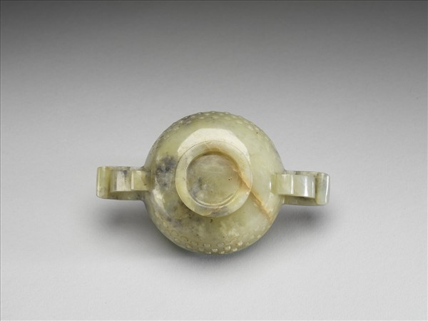 玉乳丁紋雙耳杯