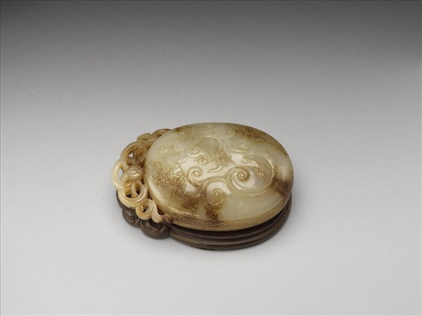 玉螭紋橢圓盒