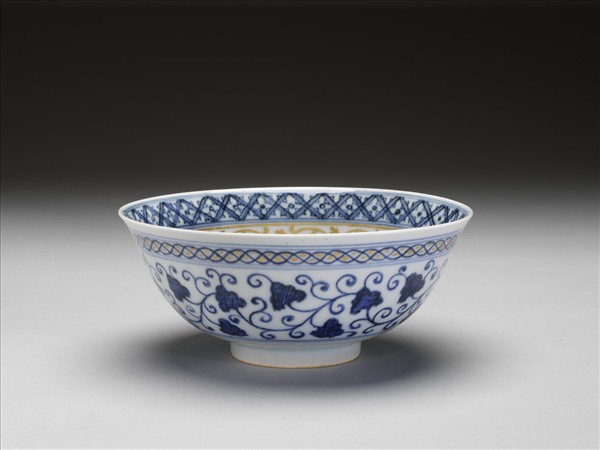 青花描金蓮塘紋碗