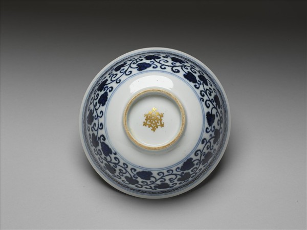 青花描金蓮塘紋碗