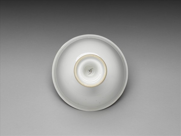 白釉雙龍戲珠紋高足杯