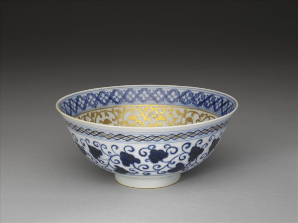 青花描金蓮塘紋碗
