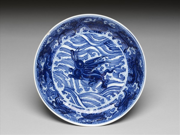 青花波濤海獸紋盤