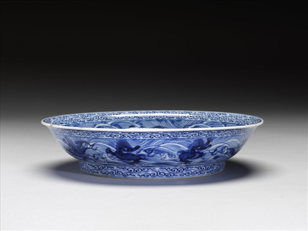 青花波濤海獸紋盤