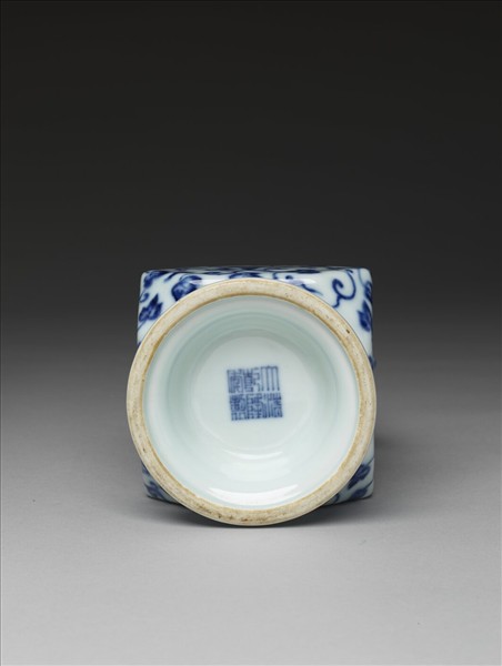 青花牽牛花獸耳折方瓶