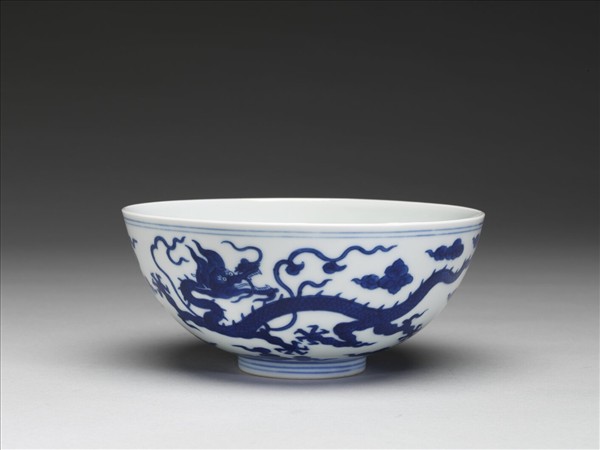 青花雲龍碗