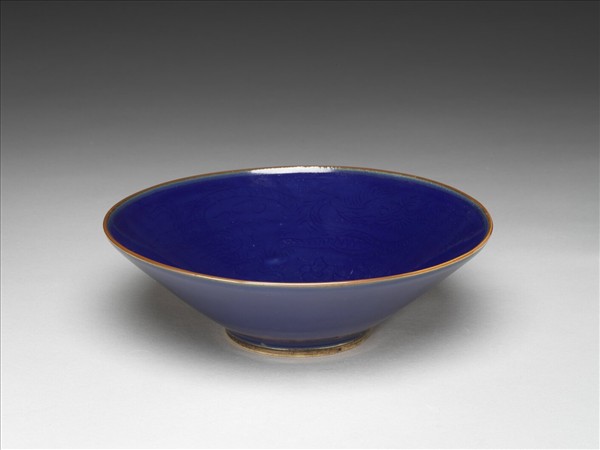 霽青釉雙龍紋碗