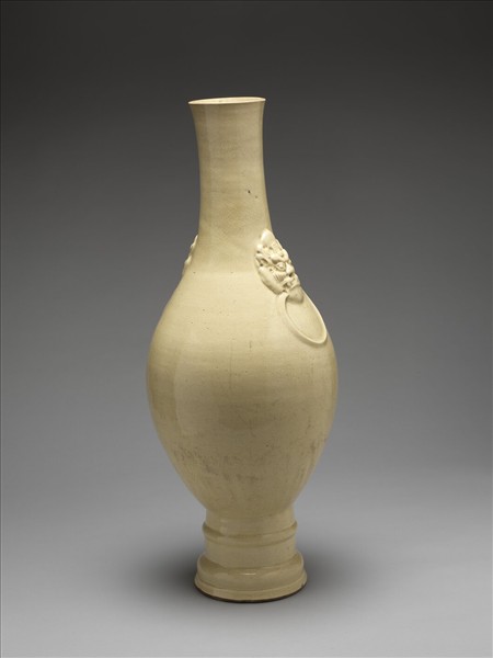 白瓷獸耳銜環瓶
