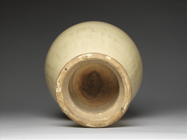 白瓷獸耳銜環瓶